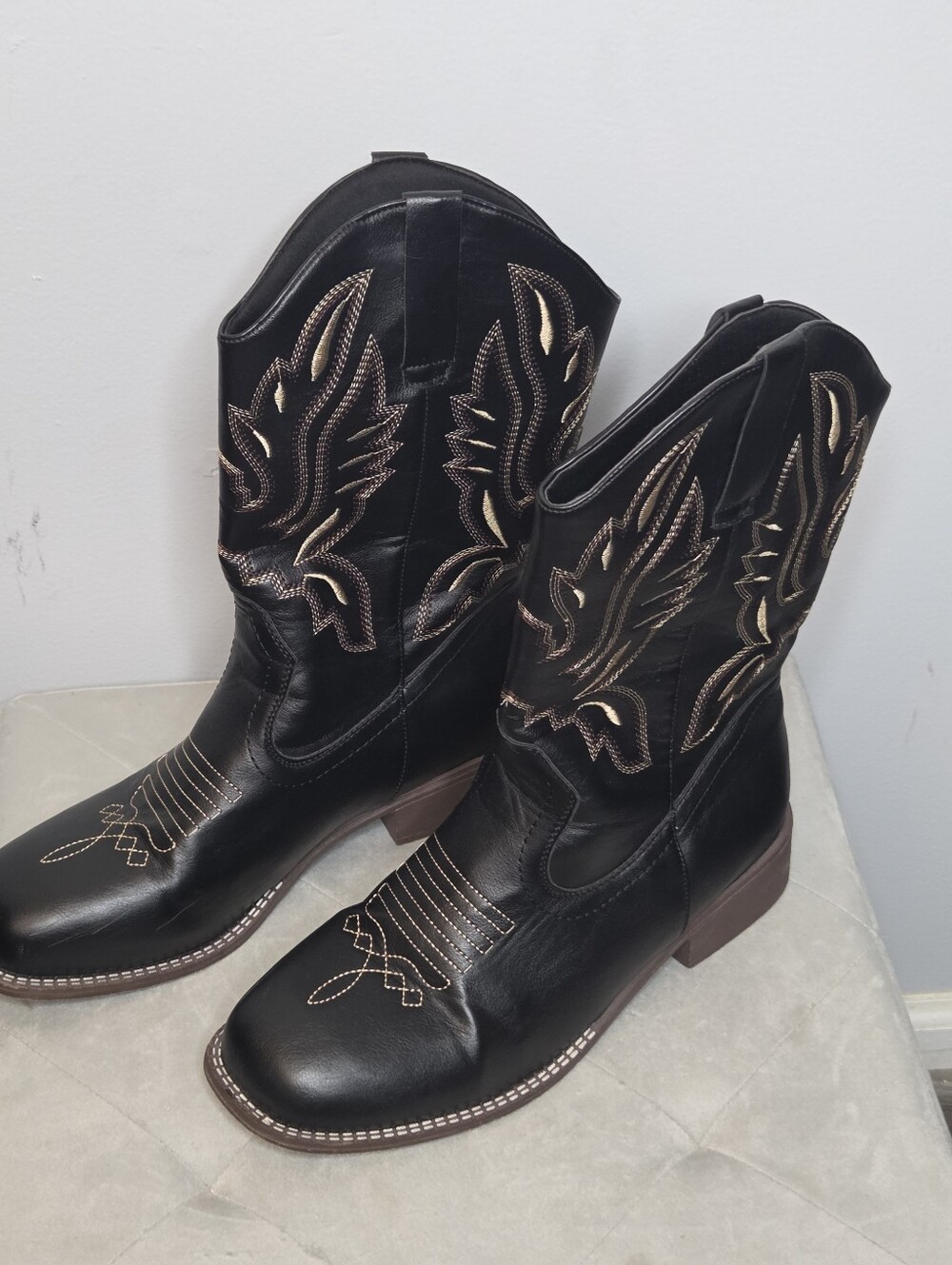 Amazon Classic Black Western Boots - Women's Square Toe Cowboy Boot, 10.5